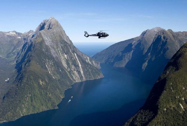 milford sound and glaciers - helicopter experience