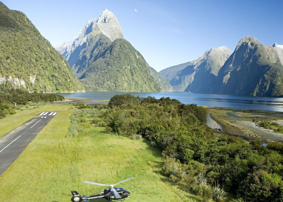 Milford Sound - Over The Top Helicopter Tour