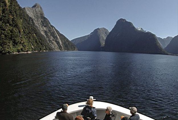 Milford Sound Heli Cruise - helicopter experience